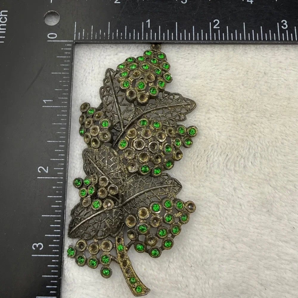 Vintage Brooch Grape Cluster Green Rhinestone Filigree Leaf Silver Tone READ